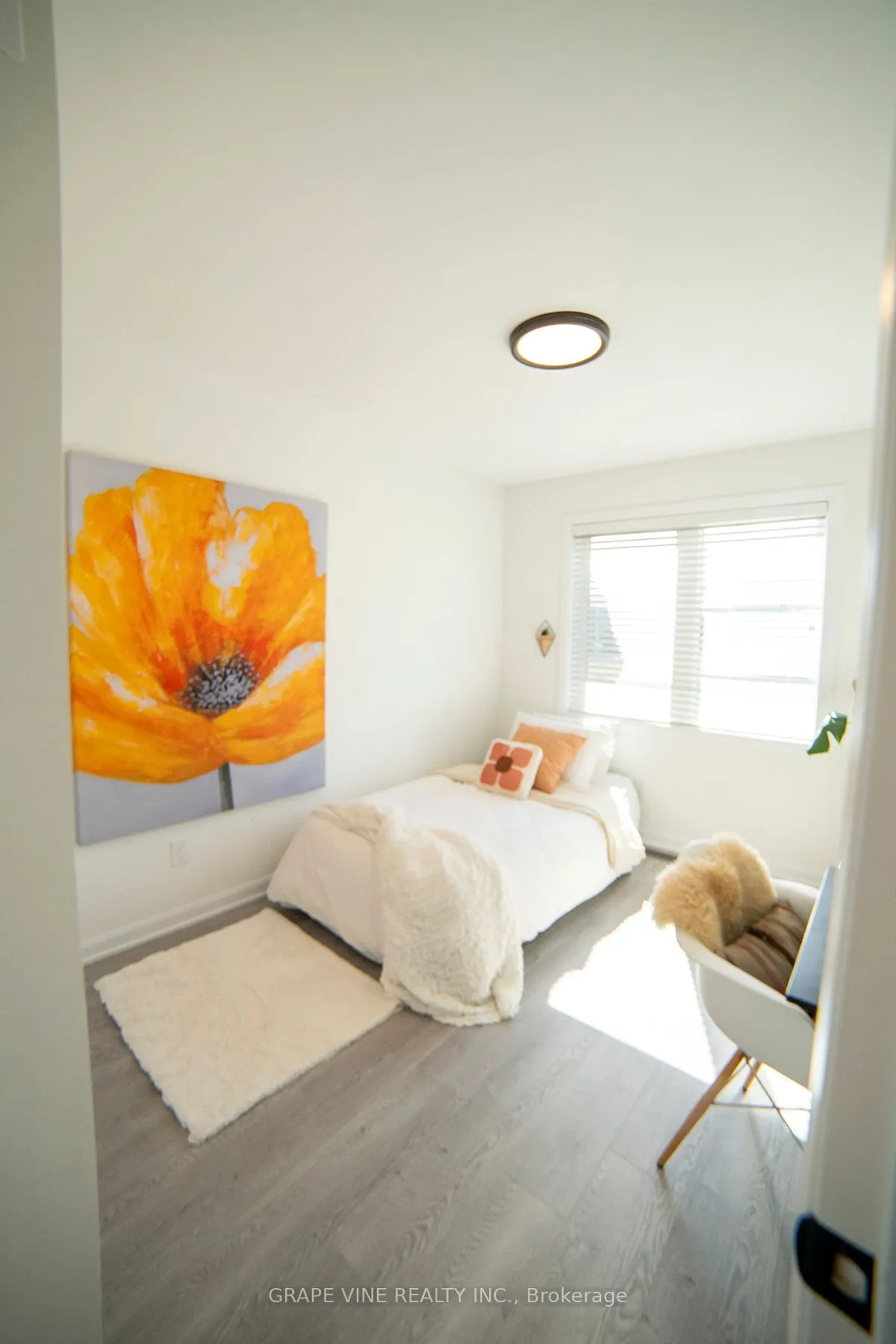 2057 Caltra Crescent, ON K2J 6V4