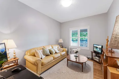 31 Forest Creek Drive, ON K2S 1P9