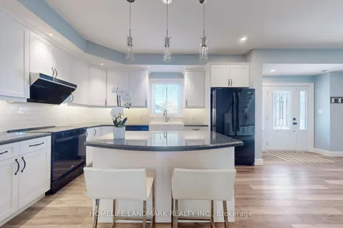 208 Lakeshore Drive, ON K0M 1A0