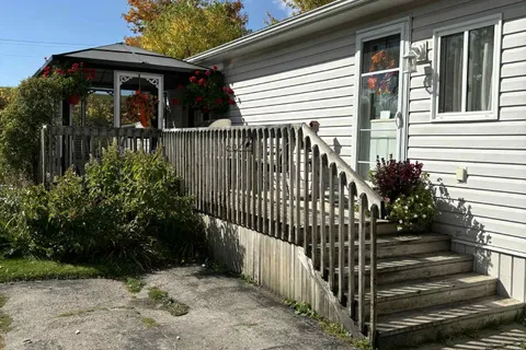 35 Briarwood Crescent, ON N0G 2W0