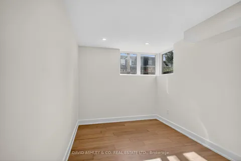 612 Tweedsmuir Avenue, ON K1Z 5P3