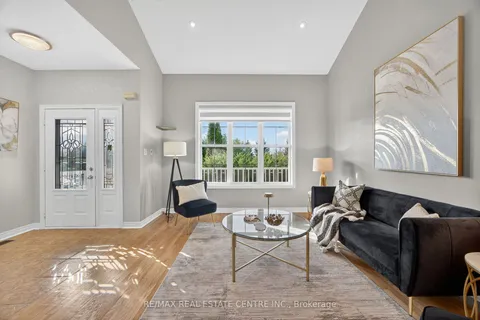 37 Woodland Drive, ON L9W 6B7