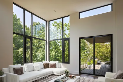 32 CLOVELLY Road, ON K1J 6M2