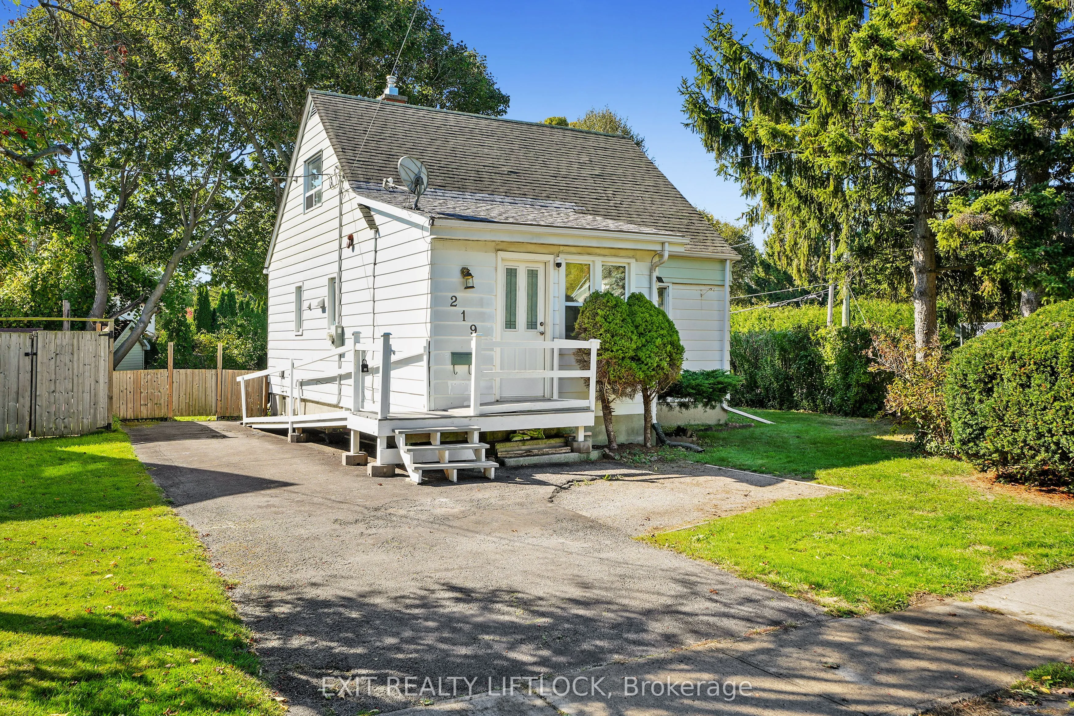 219 Burnham Street, ON K9A 2W5