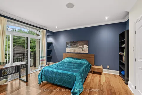 5800 Queenscourt Crescent, ON K4M 1K3