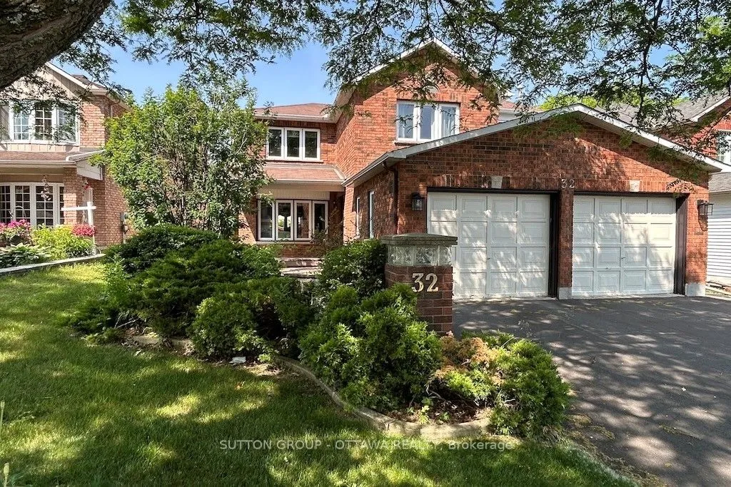32 Cellini Court, ON K1G 5K3