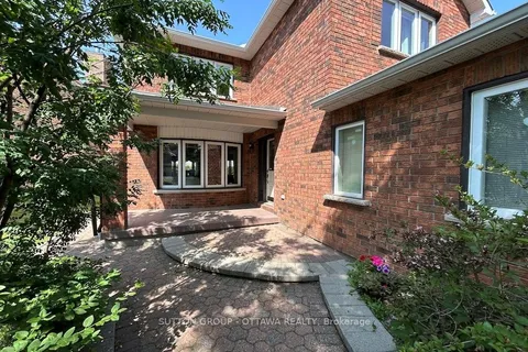 32 Cellini Court, ON K1G 5K3