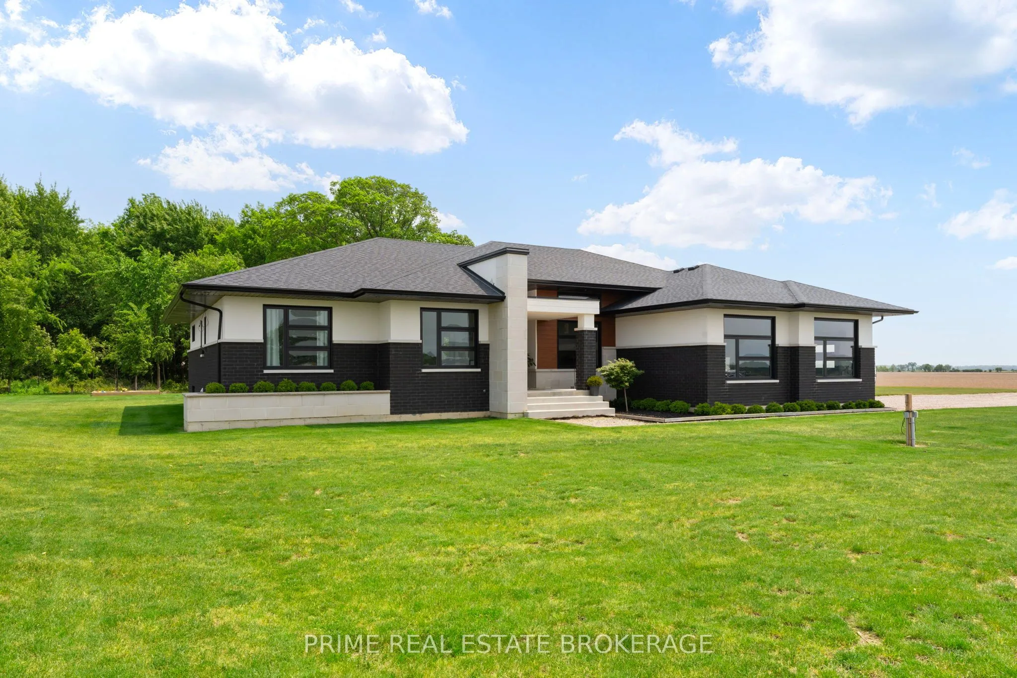 818 Oil Heritage Road, ON N0P 1M0