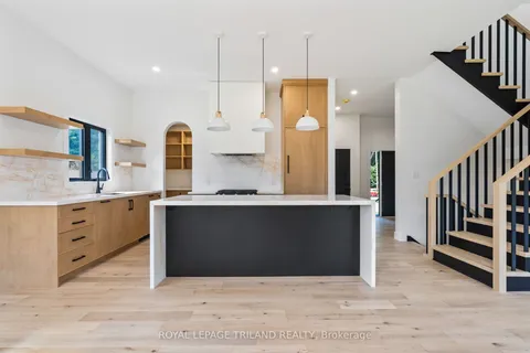 34 Alberta Street, ON N0M 1T0