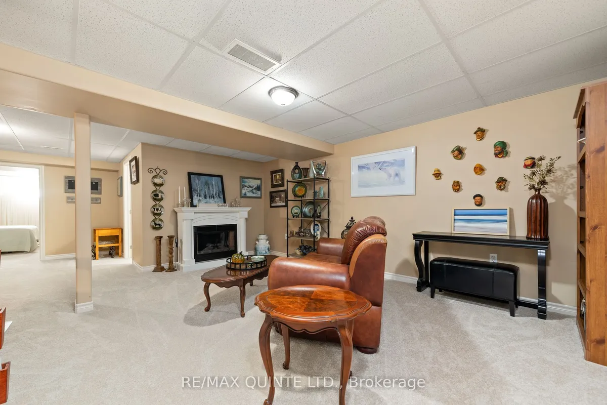 24 Gracefield Lane, ON K8N 4Z2