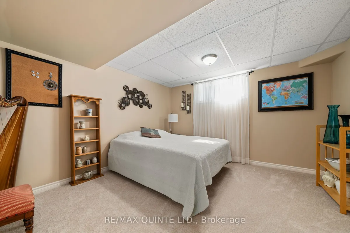 24 Gracefield Lane, ON K8N 4Z2