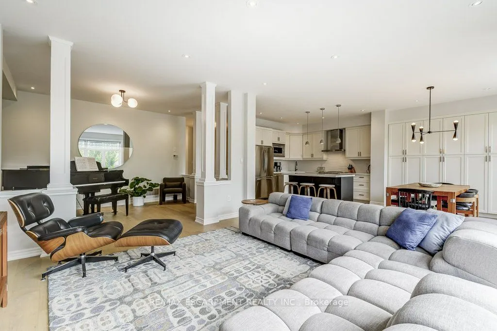 195 Painter Terrace, ON L8B 0V6