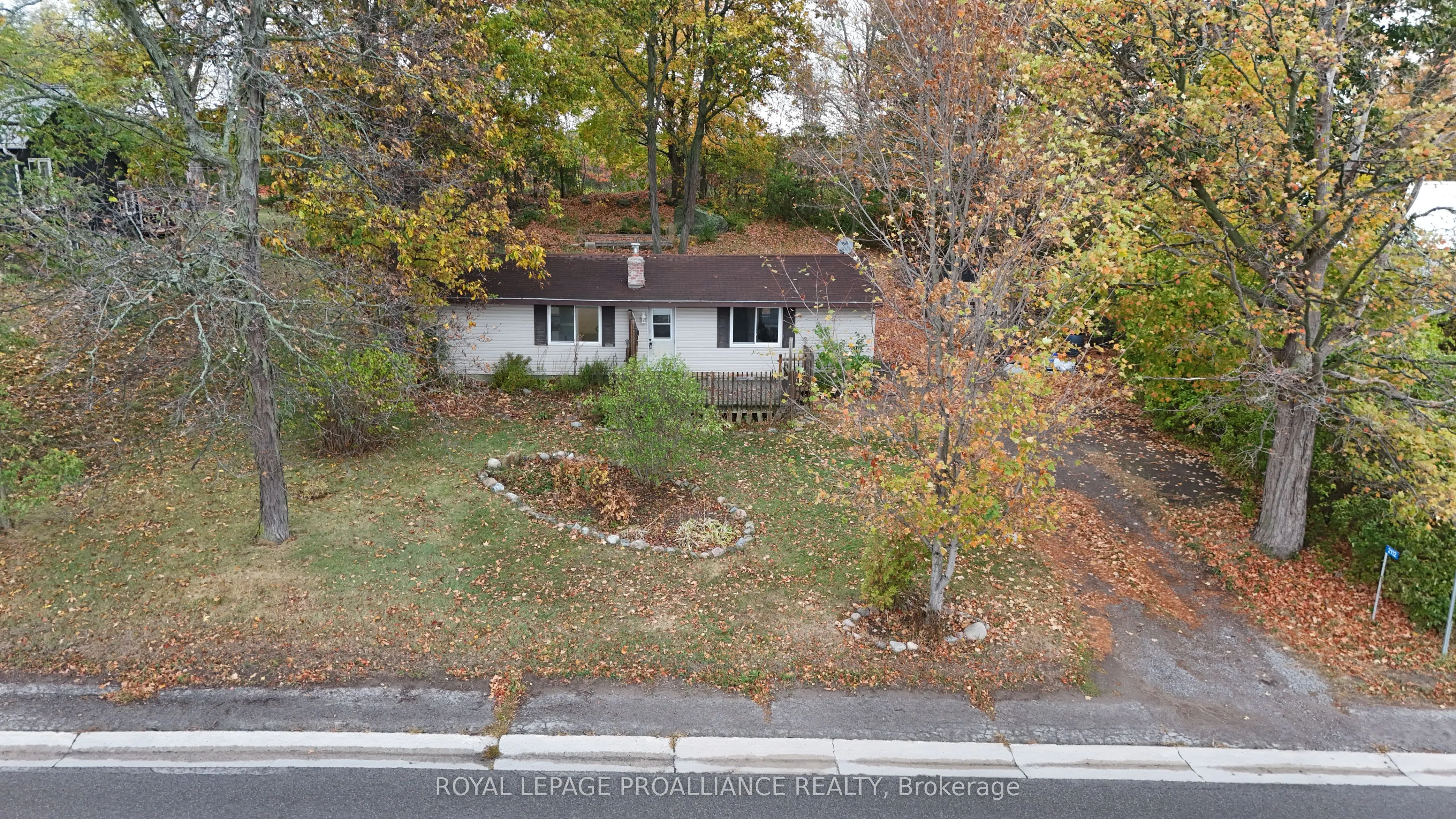 2112 Hamilton Road, ON K8V 5P8