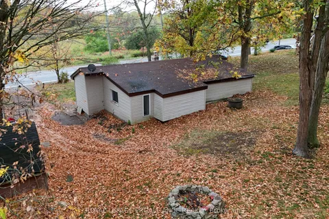 2112 Hamilton Road, ON K8V 5P8