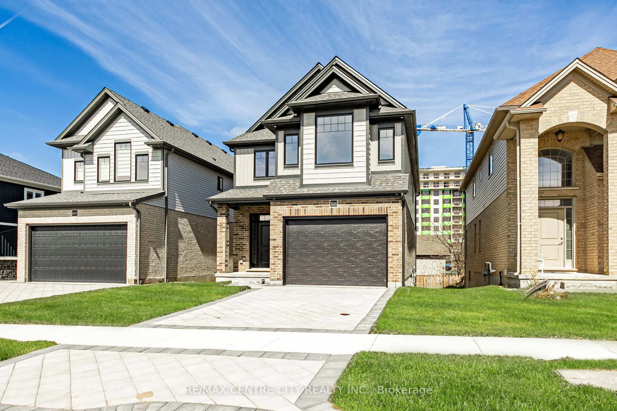 1596 Noah Bend, ON N6G 5S1