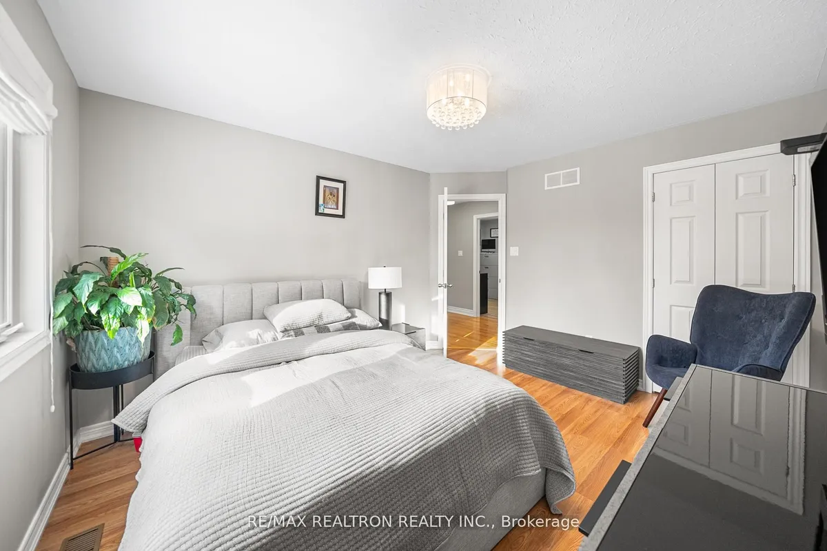 100 Birch Grove, ON L9V 2W3