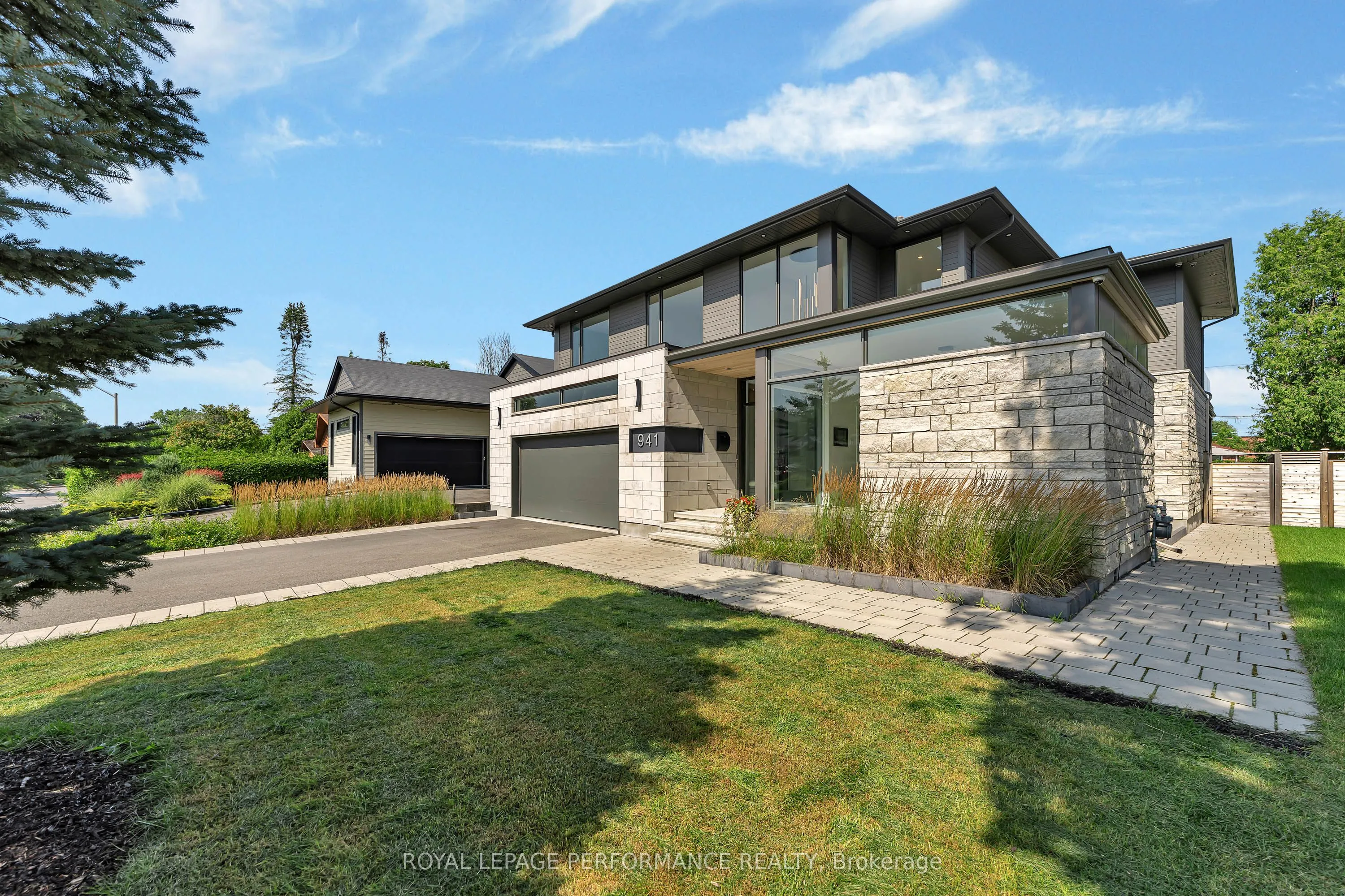 941 Winnington Avenue, ON K2B 5C6