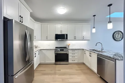 33 Athabaska Drive, ON K8N 0T1