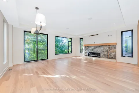 304 Selby Avenue, ON K1Z 6R1