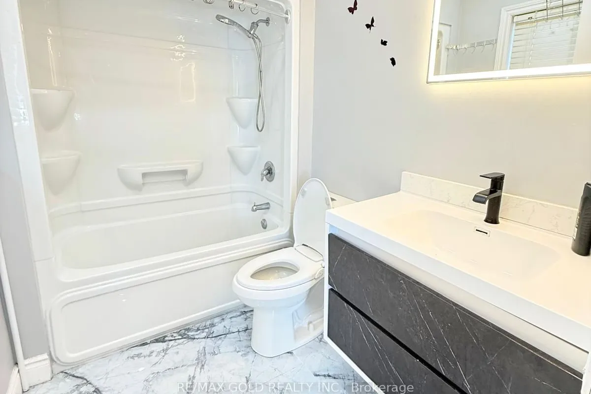 4640 Helsinki Crescent, ON N9G 3G2