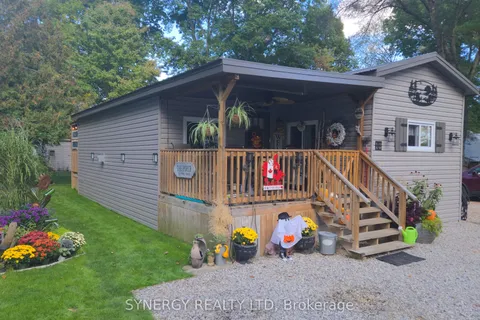 24749 Park Street, ON N7G 1P4