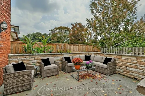 27 Orlando Drive, ON L2N 6V5