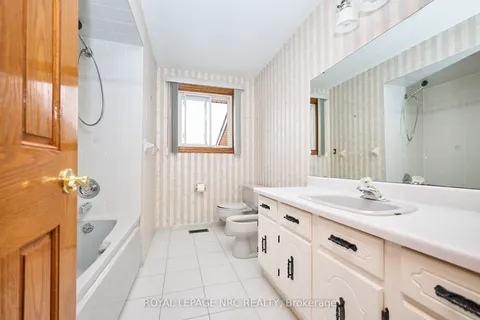 27 Orlando Drive, ON L2N 6V5