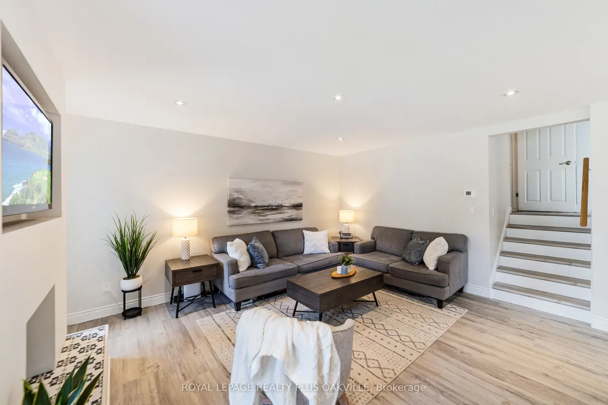 149 West 32nd Street, ON L9C 5H1