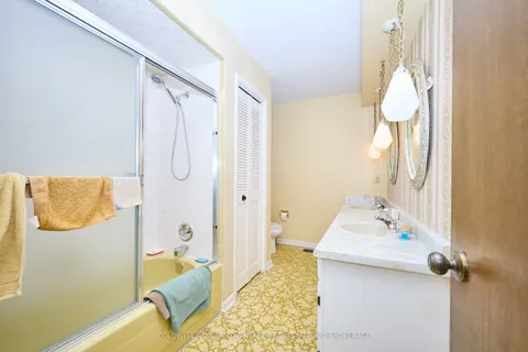 47 SHERWOOD FOREST Trail, ON L3C 5X7