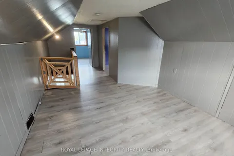 360 Ninth Street, ON K6J 3A7