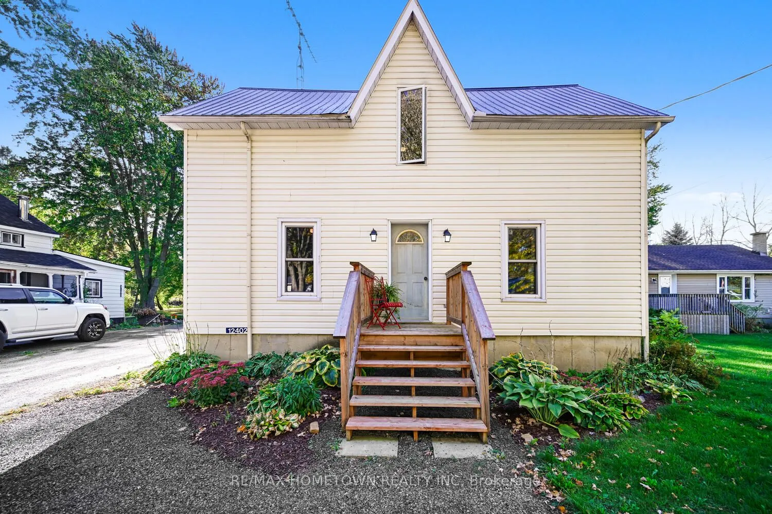 12402 County Road 18 Road, ON K0C 2H0