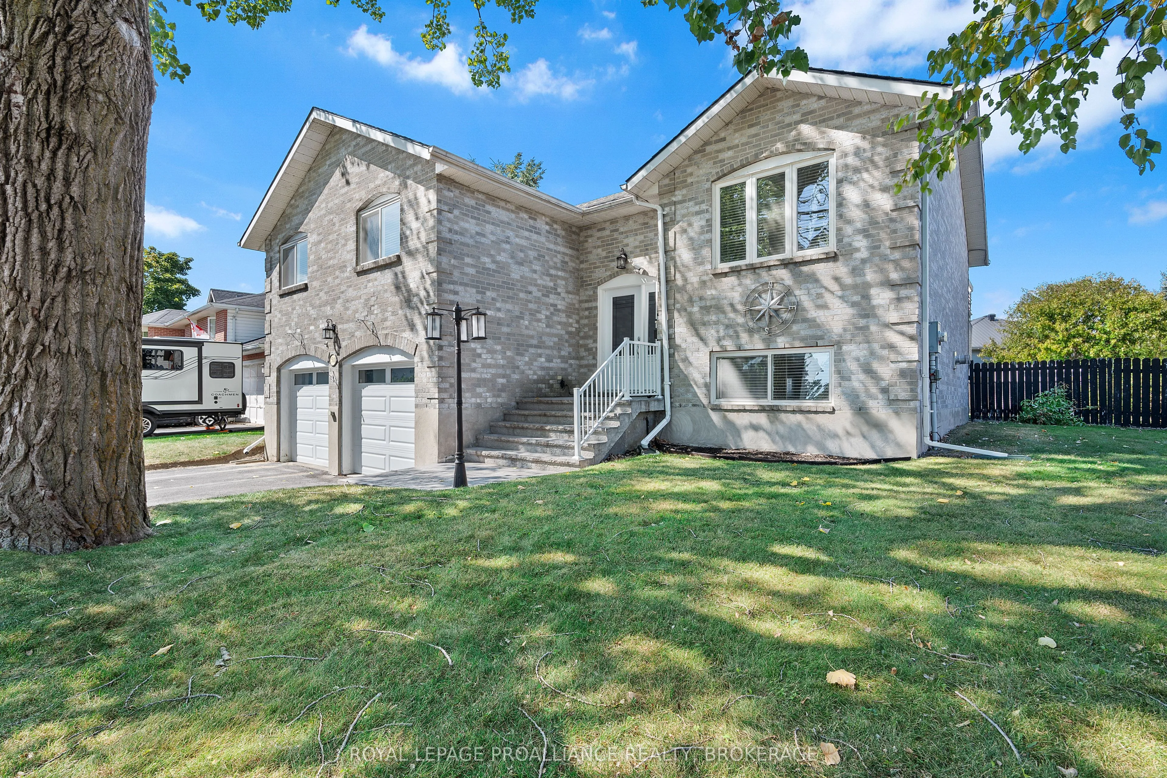 50 Davey Crescent, ON K7N 1X7