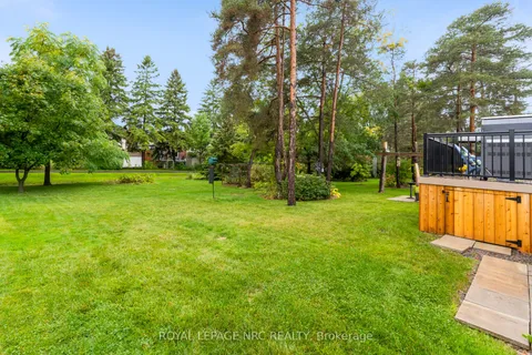 49 Cedar Park Drive, ON L3C 7C8