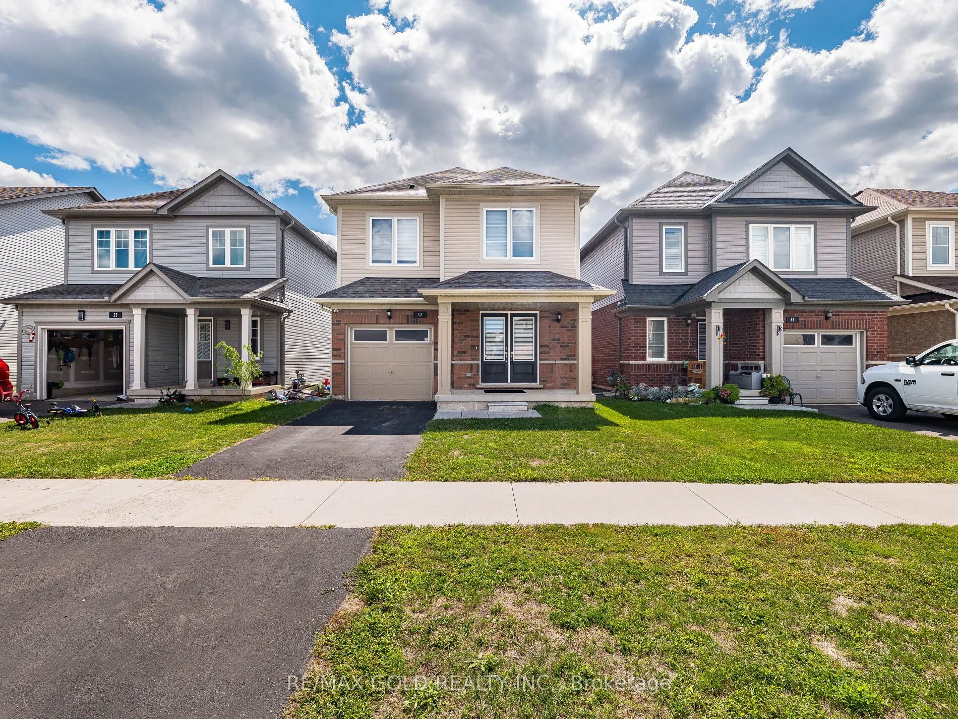 17 Cottonwood Crescent, ON L3B 0J3