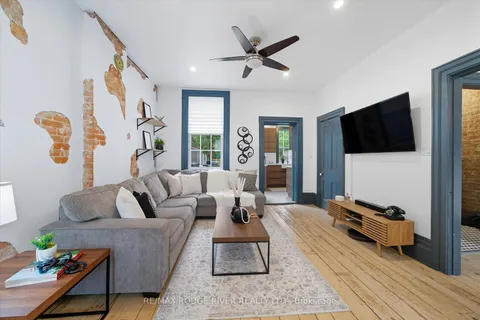 11 Bramley Street, ON L1A 3K7