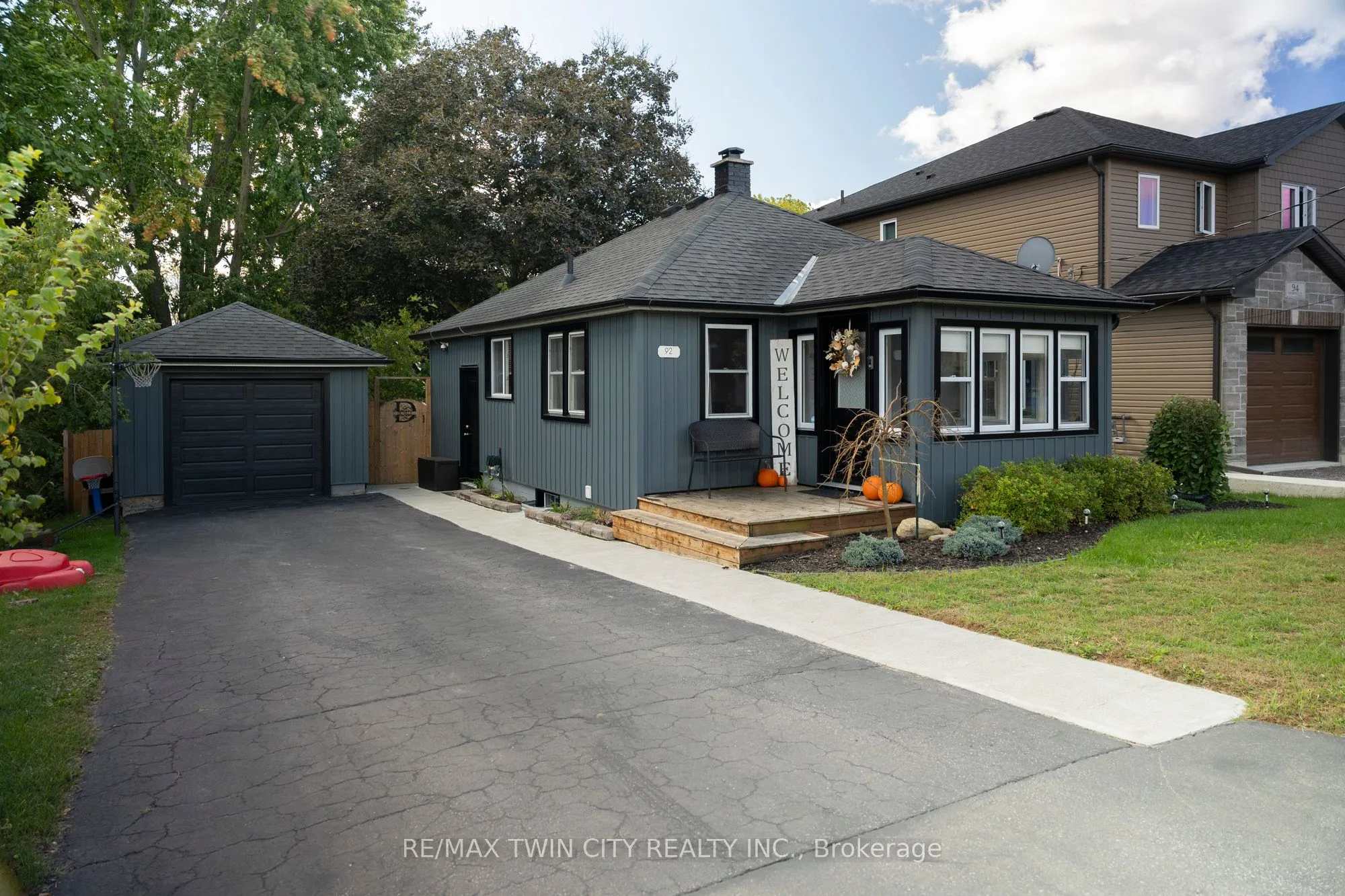 92 SOVEREIGN Street, ON N0E 1Y0