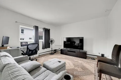 43 Centre Street, ON L2R 3A8