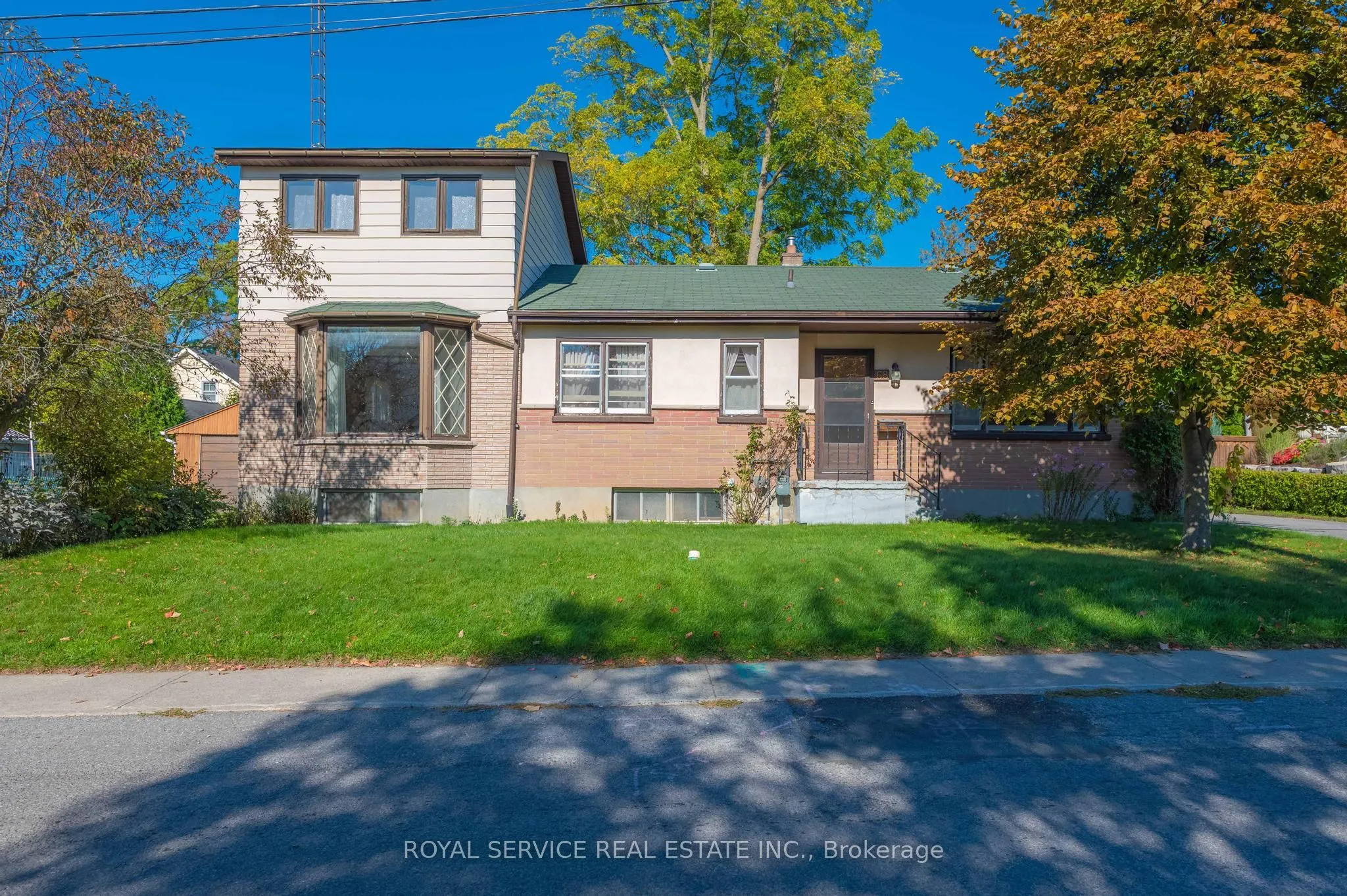 68 Young Street, ON L1A 1M6