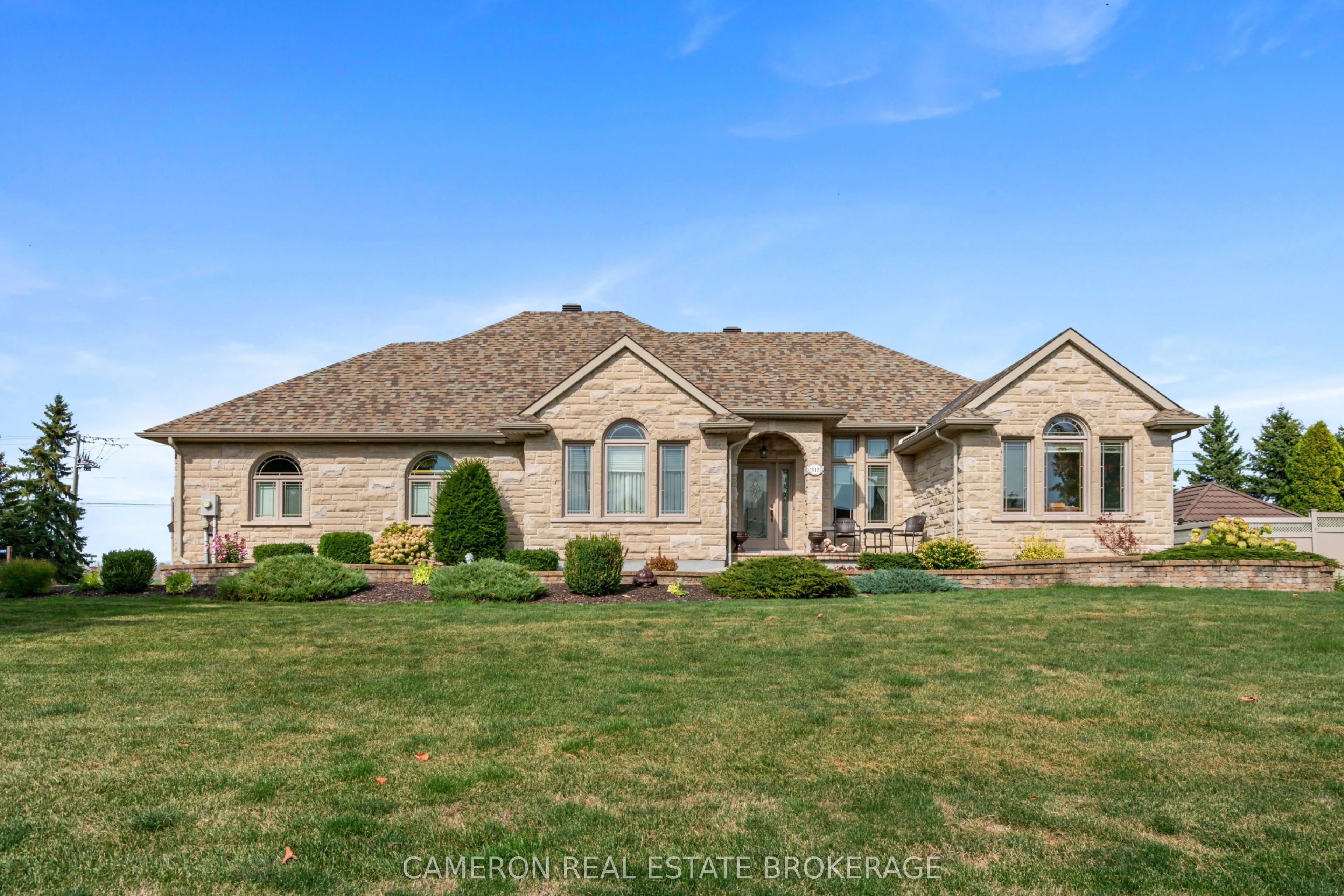 18105 Farlinger Drive, ON K6H 5R5