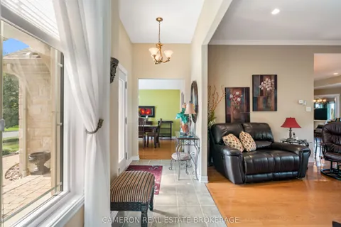 18105 Farlinger Drive, ON K6H 5R5