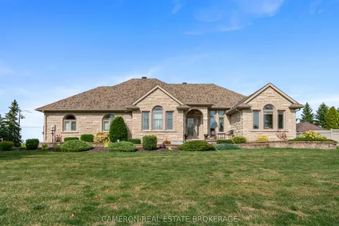 18105 Farlinger Drive, ON K6H 5R5