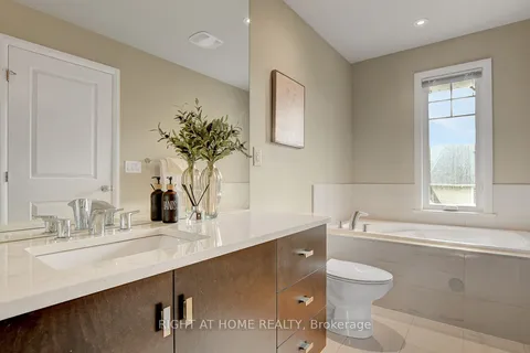 52 Arkose Street, ON K2T 0M2