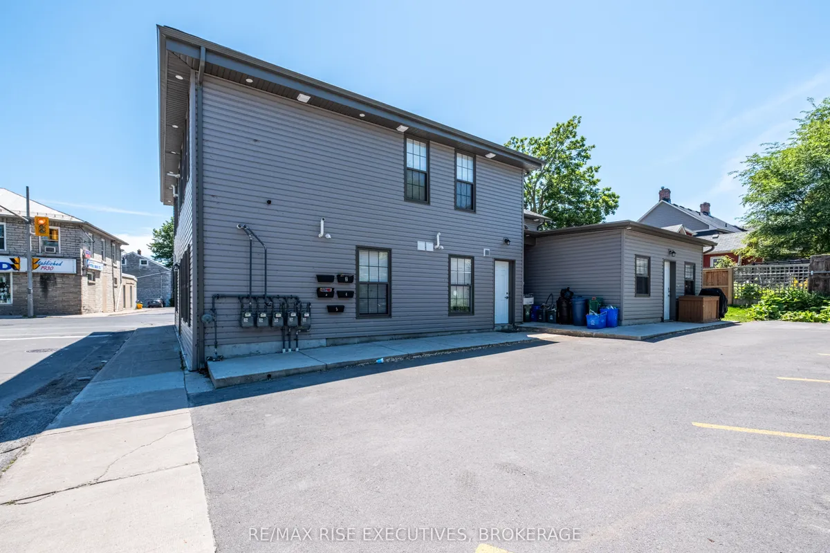 120 Yonge Street, ON K7M 1E0