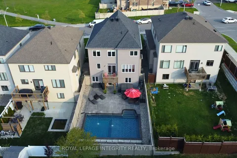 547 Parade Drive, ON K2S 0X8