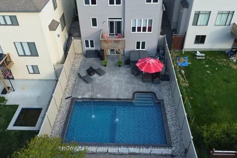 547 Parade Drive, ON K2S 0X8