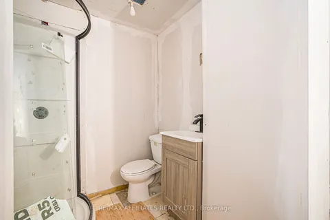 20 Montague Street, ON K7A 2M1