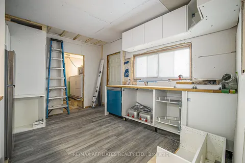 20 Montague Street, ON K7A 2M1