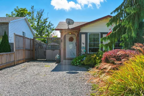 16 Dodds Court, ON L2A 5Z2