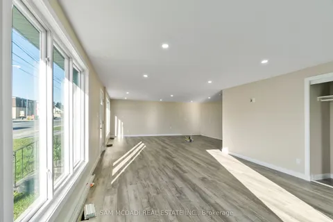 2709 Laurier Street, ON K4K 1A3