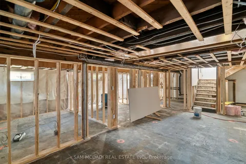 2709 Laurier Street, ON K4K 1A3